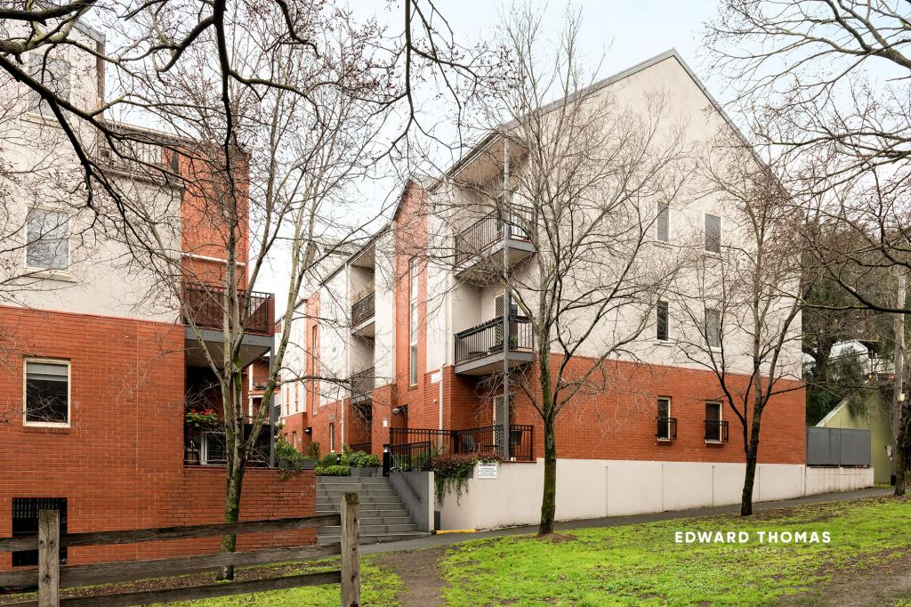 4/8 Mawbey St, Kensington, VIC 3031