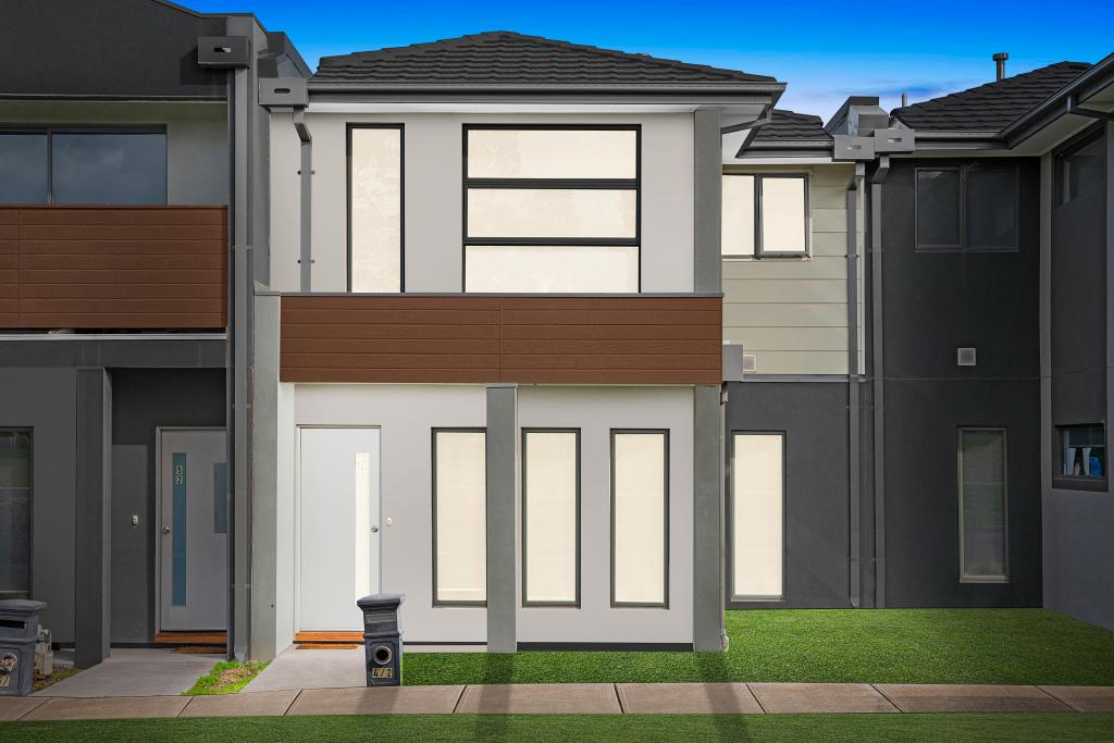 4/2 Bertie St, Manor Lakes, VIC 3024
