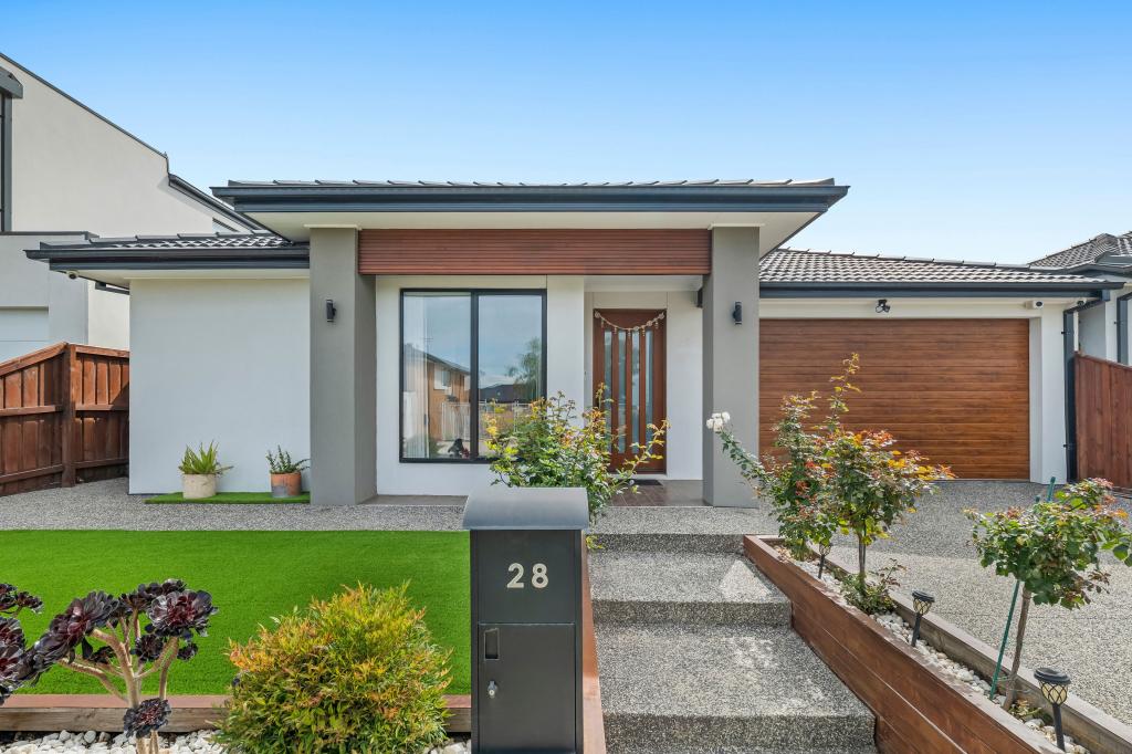 28 LAVIGNON RD, WOLLERT, VIC 3750