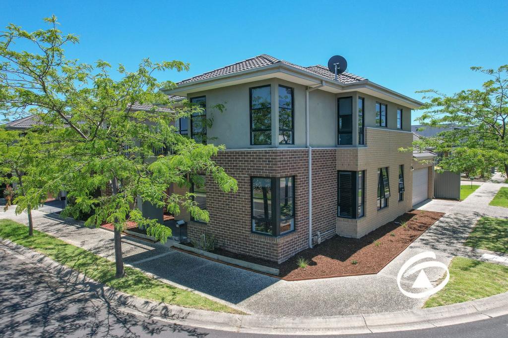 8 Petrel Cct, Pakenham, VIC 3810