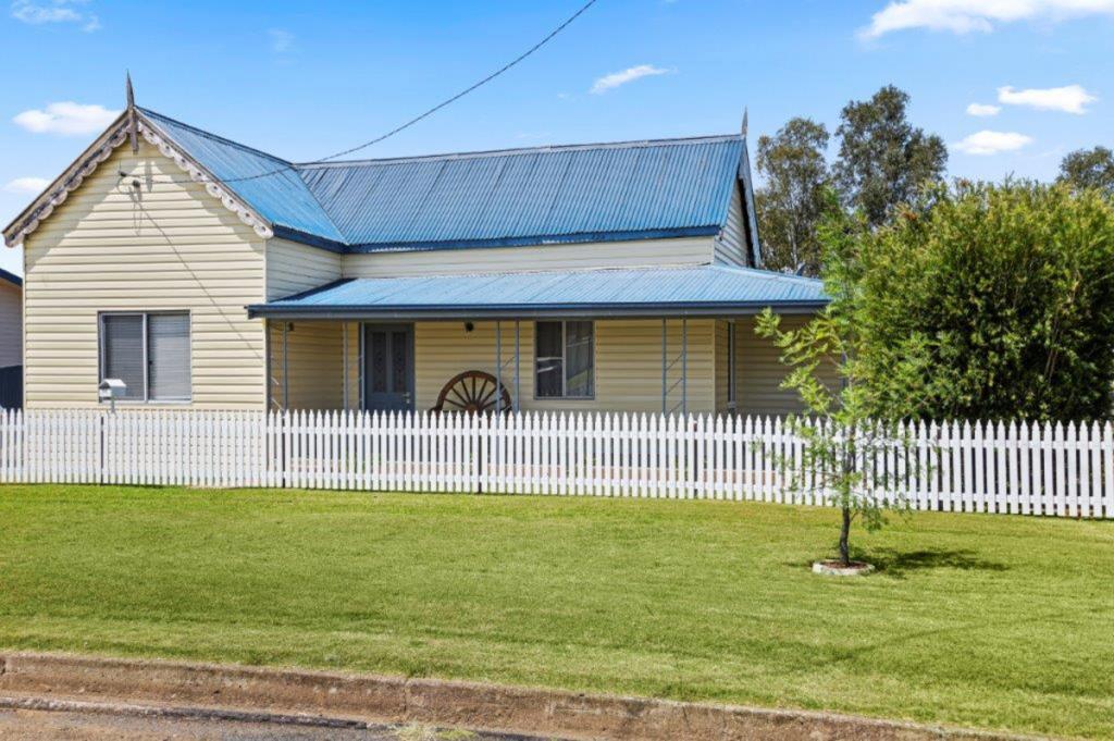 79 Lynn St, Boggabri, NSW 2382