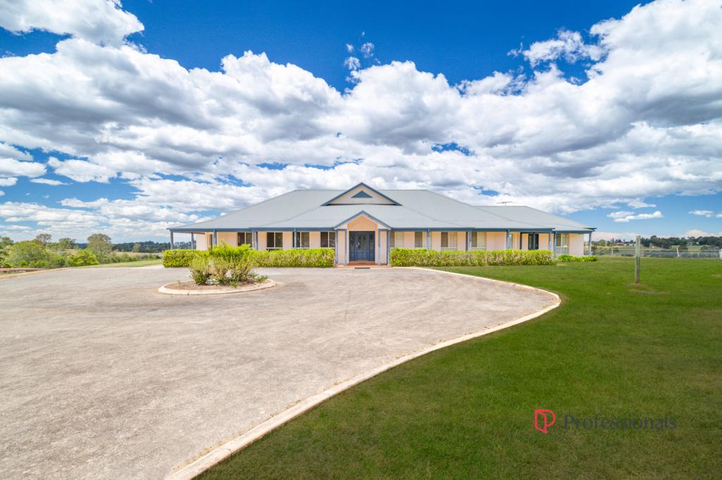 91 Daley Cl, The Oaks, NSW 2570