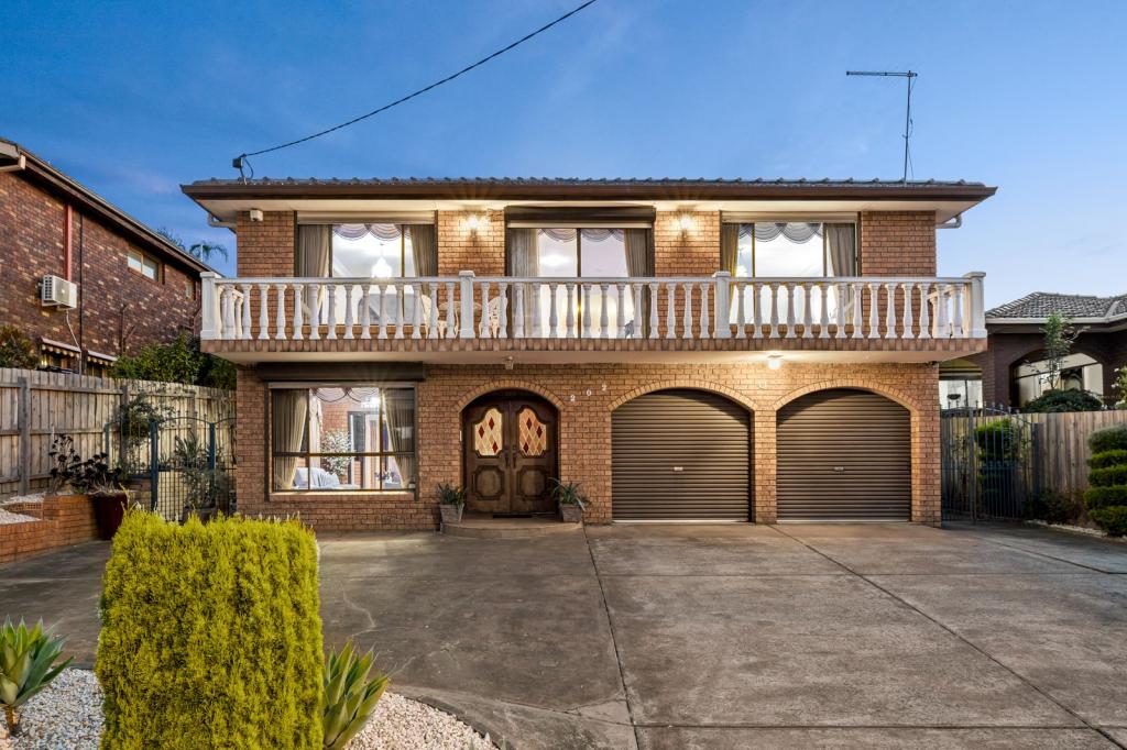 202 HIGHBURY RD, MOUNT WAVERLEY, VIC 3149