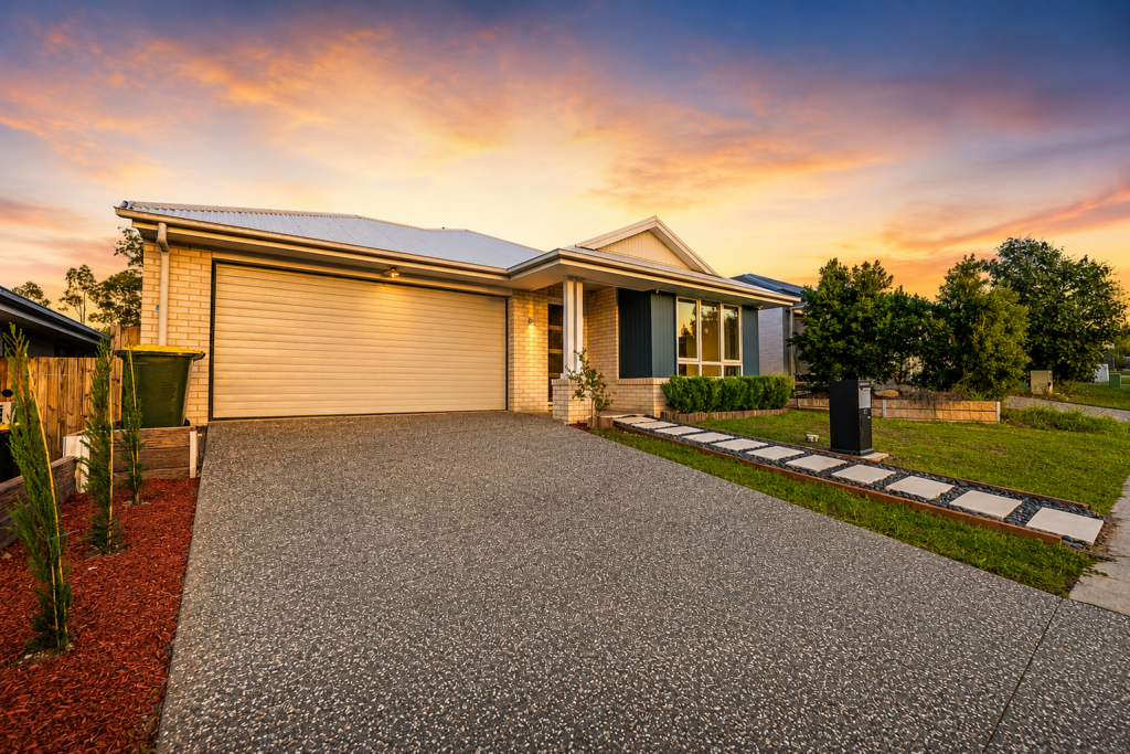 47 OXFORD DR, FLAGSTONE, QLD 4280