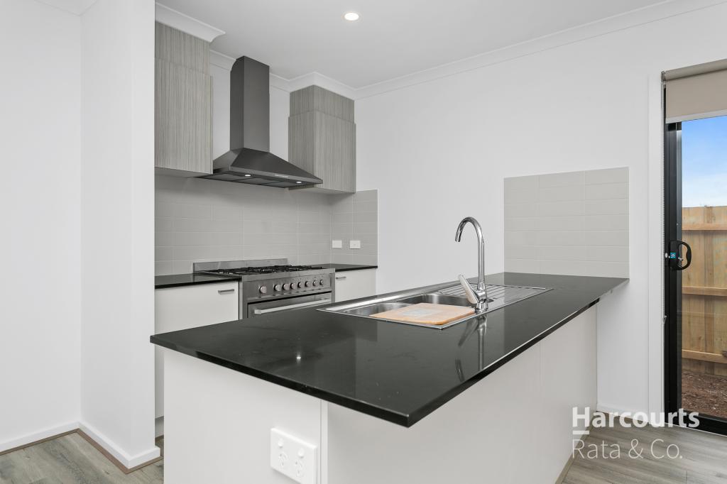 15 Graded St, Manor Lakes, VIC 3024