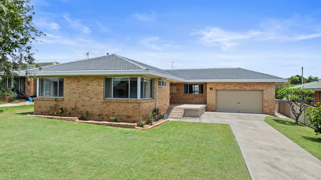 32 ROBERTS DR, SOUTH GRAFTON, NSW 2460