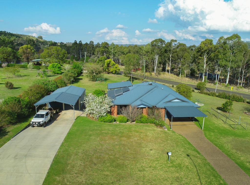 2 Calcutt Rd, Gowrie Junction, QLD 4352