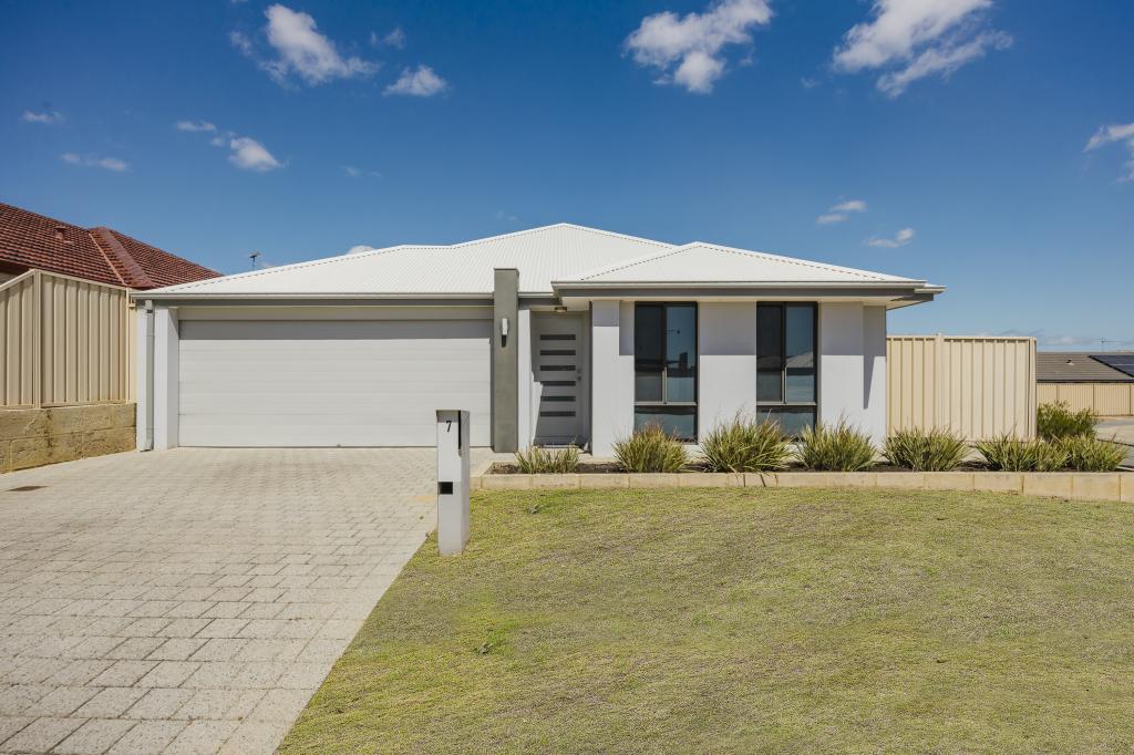 7 OAKES WAY, HAMMOND PARK, WA 6164