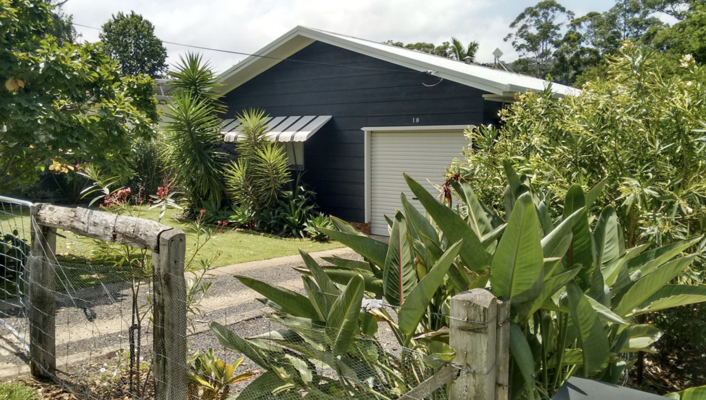 18 Wattle St, Fishermans Paradise, NSW 2539