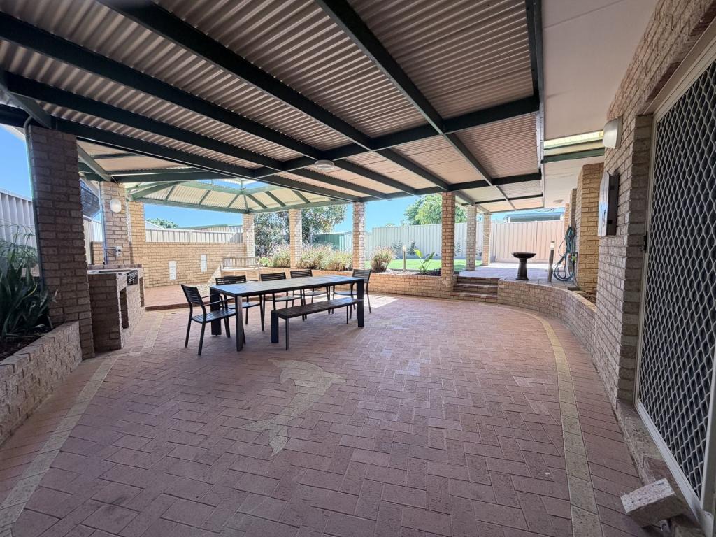 16 Gazelle Pl, Marangaroo, WA 6064