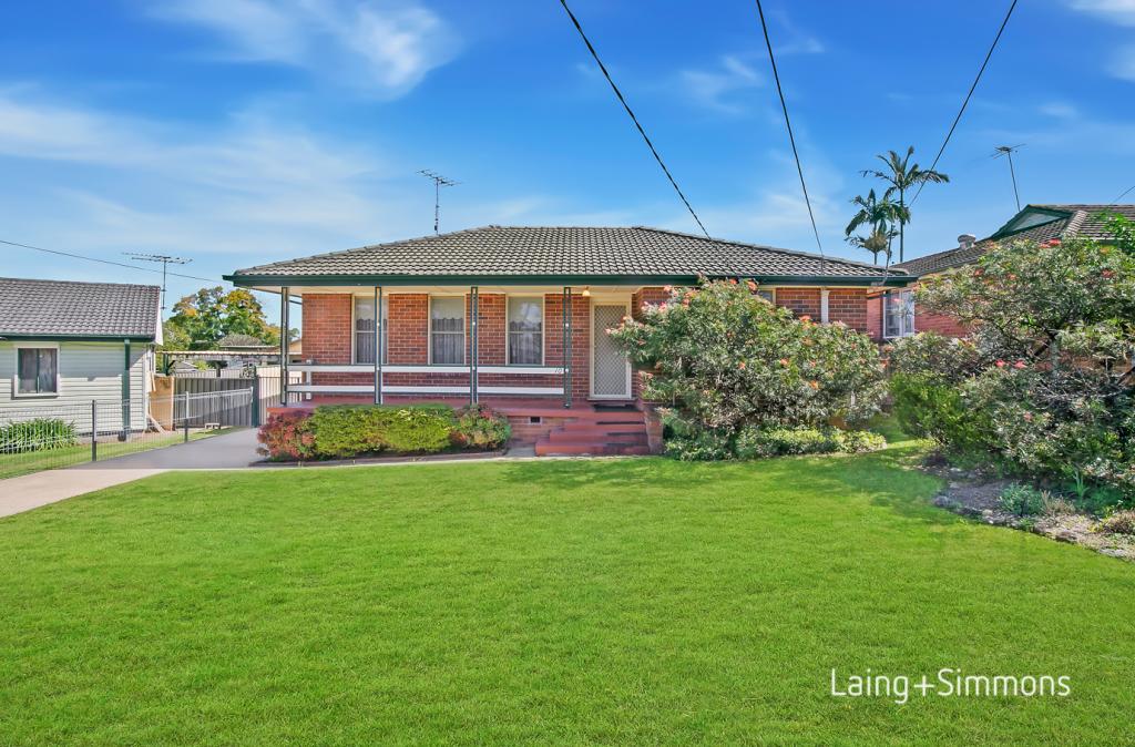 10 Lang Cres, Blackett, NSW 2770