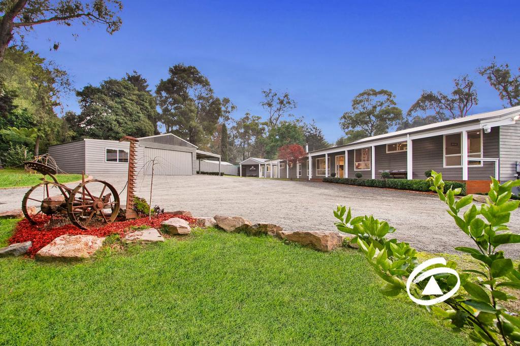 32 View Hill Rd, Cockatoo, VIC 3781