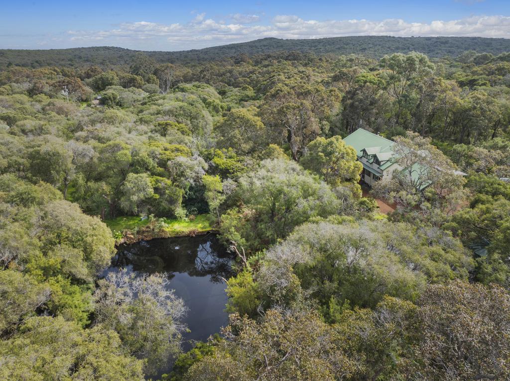 35 Kangaroo Pde, Yallingup, WA 6282