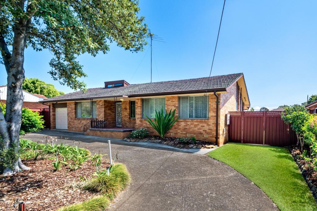 5 Fitzroy Cres, Leumeah, NSW 2560