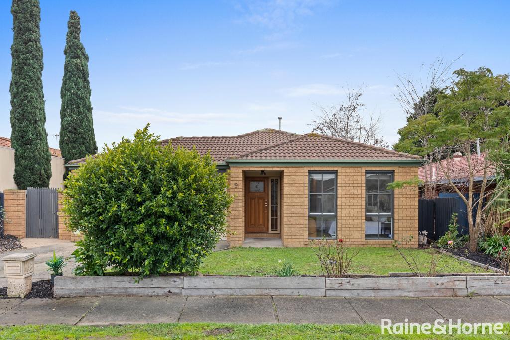 9 MENSA CT, ROXBURGH PARK, VIC 3064