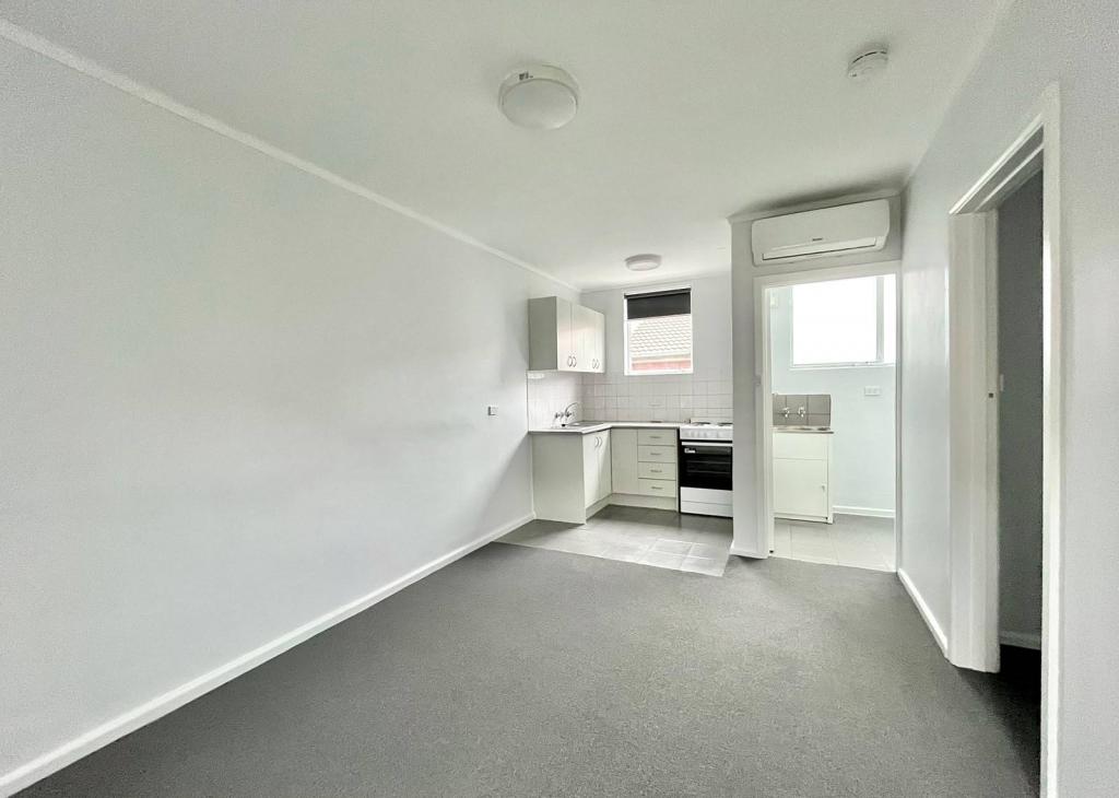 2/13 Clarendon Pde, West Footscray, VIC 3012
