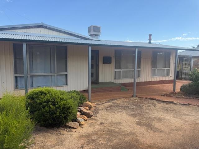 6 Newman St, Corrigin, WA 6375