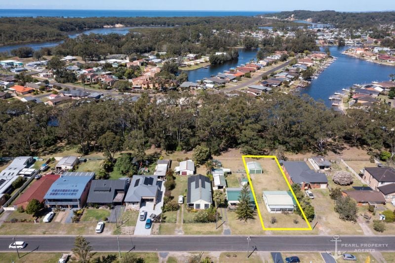 24 Ellmoos Ave, Sussex Inlet, NSW 2540