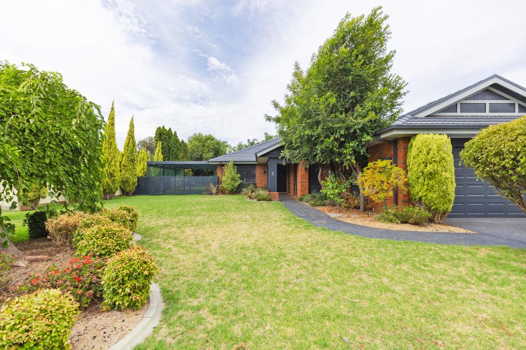 5 CURRAWONG CT, MURRAY DOWNS, NSW 2734