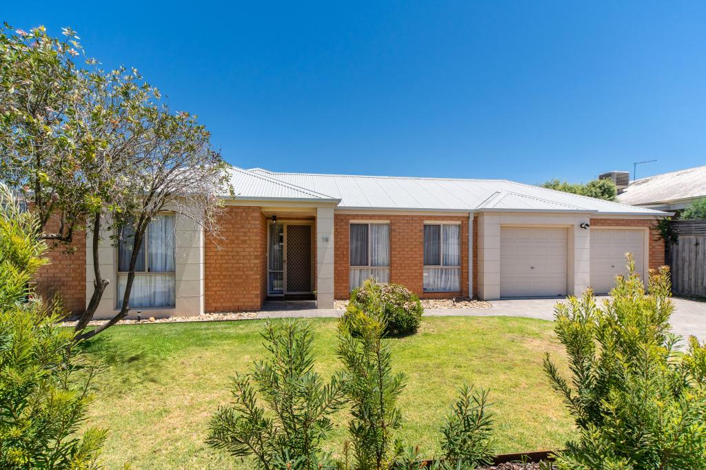 18 Sherbrooke Mews, Somerville, VIC 3912