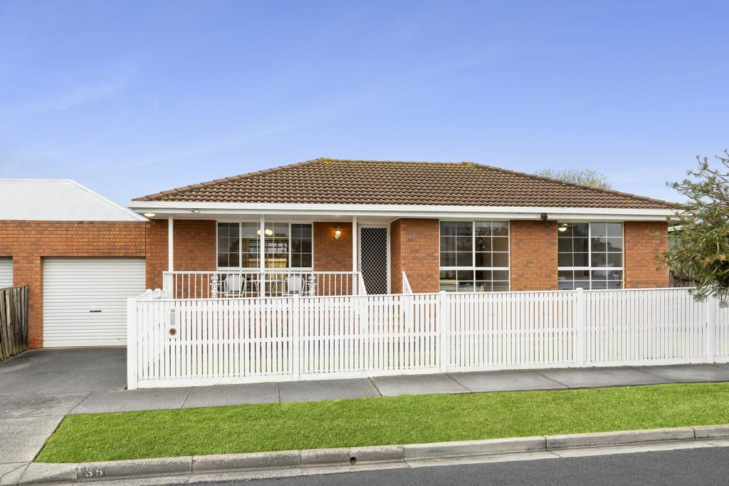 35 Bakewell St, Herne Hill, VIC 3218
