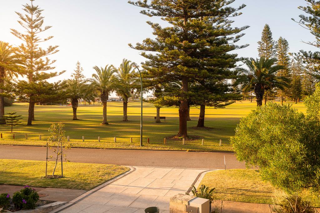 3 Jubilee Cres, City Beach, WA 6015