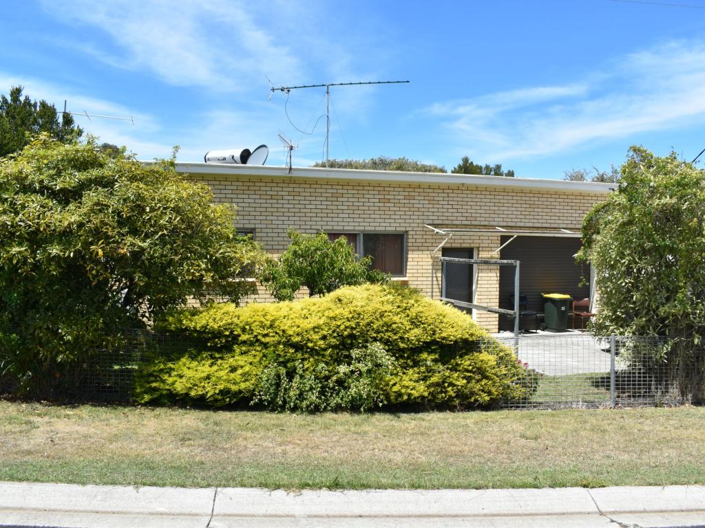 2 SUNNY VIEW AVE, SWANSEA, TAS 7190