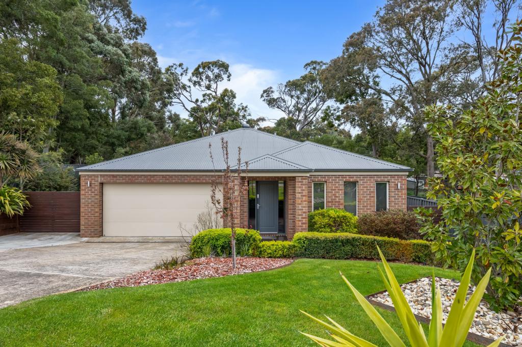 36 Oakbank Dr, Mount Helen, VIC 3350