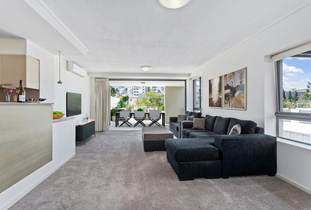 4/62 Riverwalk Ave, Robina, QLD 4226