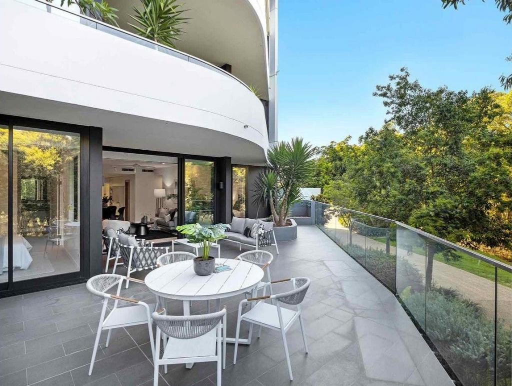 9102/50 Parkside Cct, Hamilton, QLD 4007