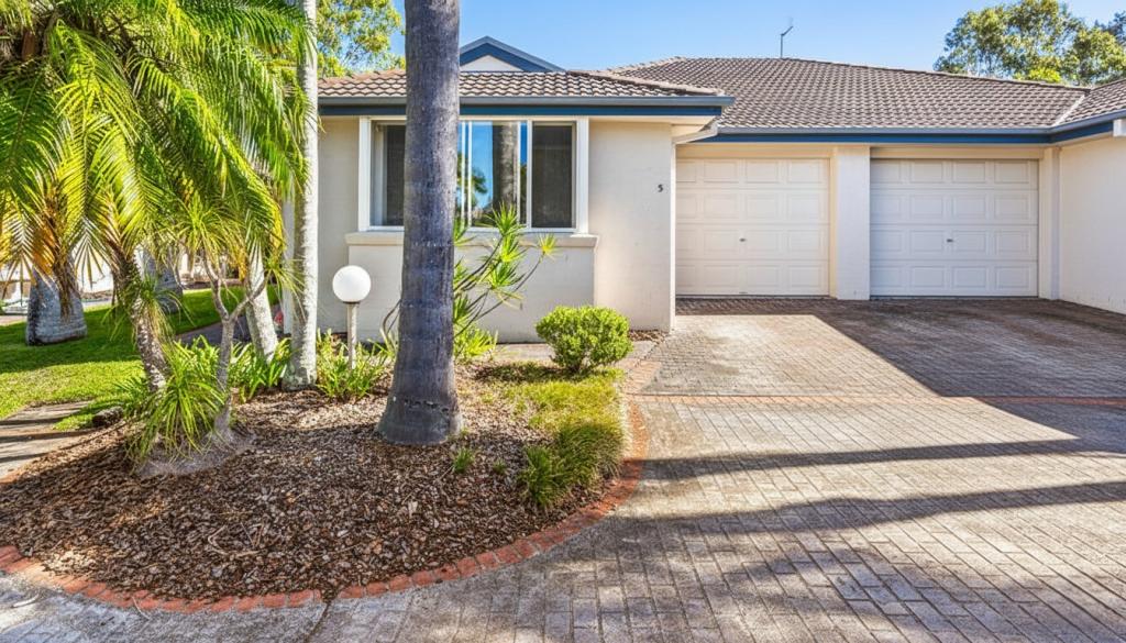 5/2 James Foster Dr, Black Head, NSW 2430