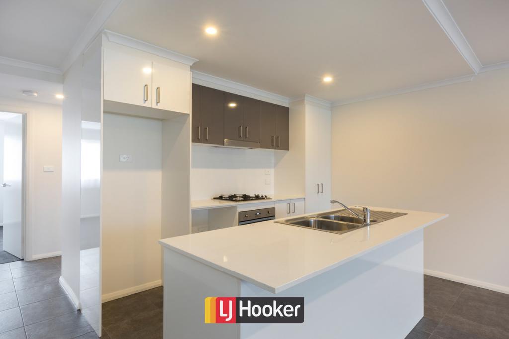 27/60 John Gorton Dr, Coombs, ACT 2611