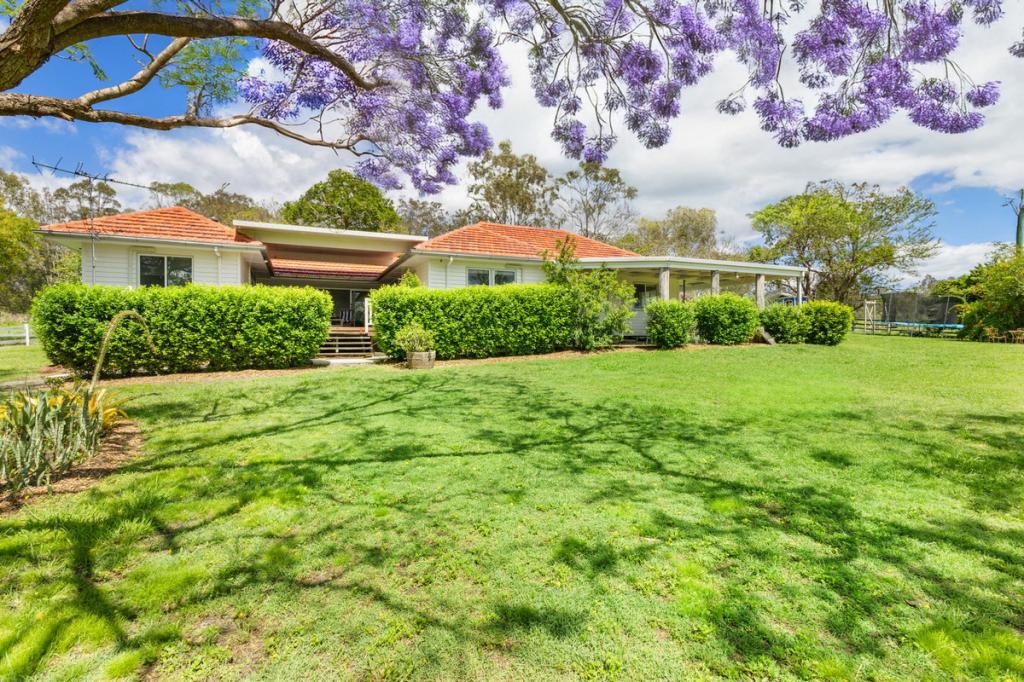 122 J Bell Rd, Coochin, QLD 4310