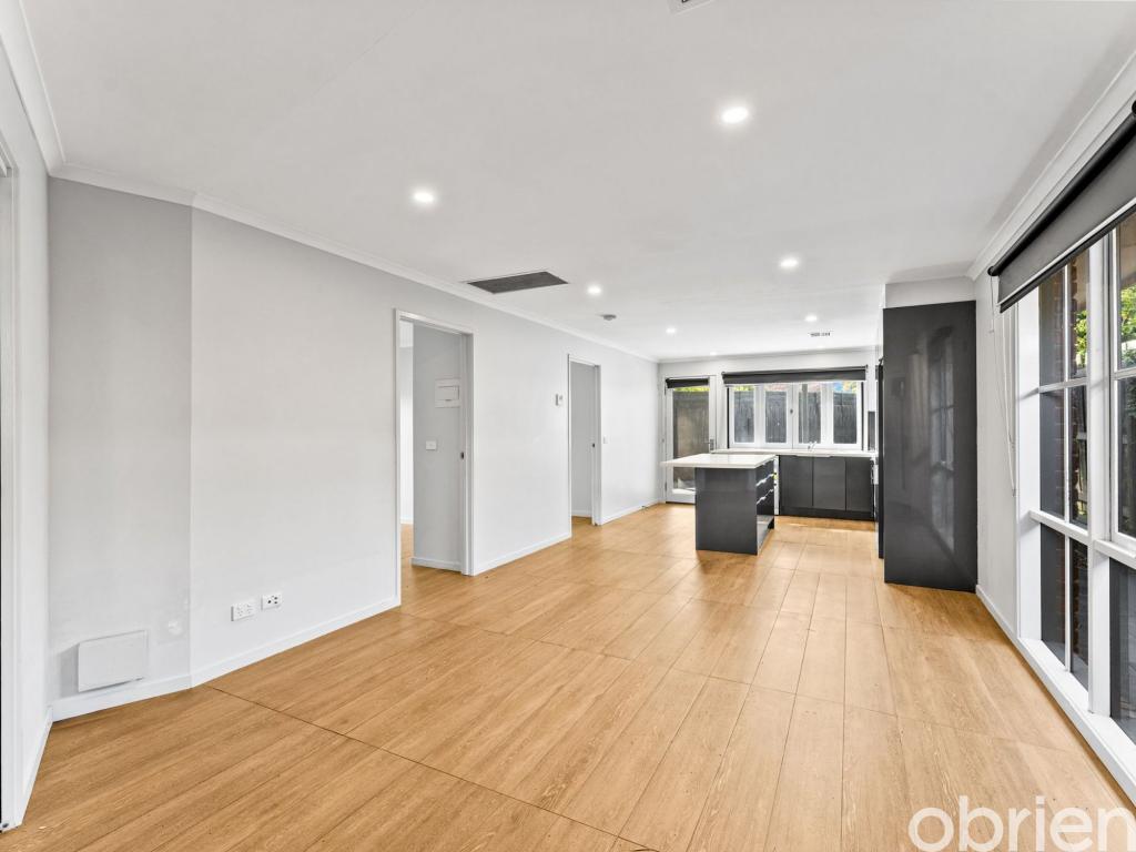 21B QUAMBY AVE, FRANKSTON, VIC 3199
