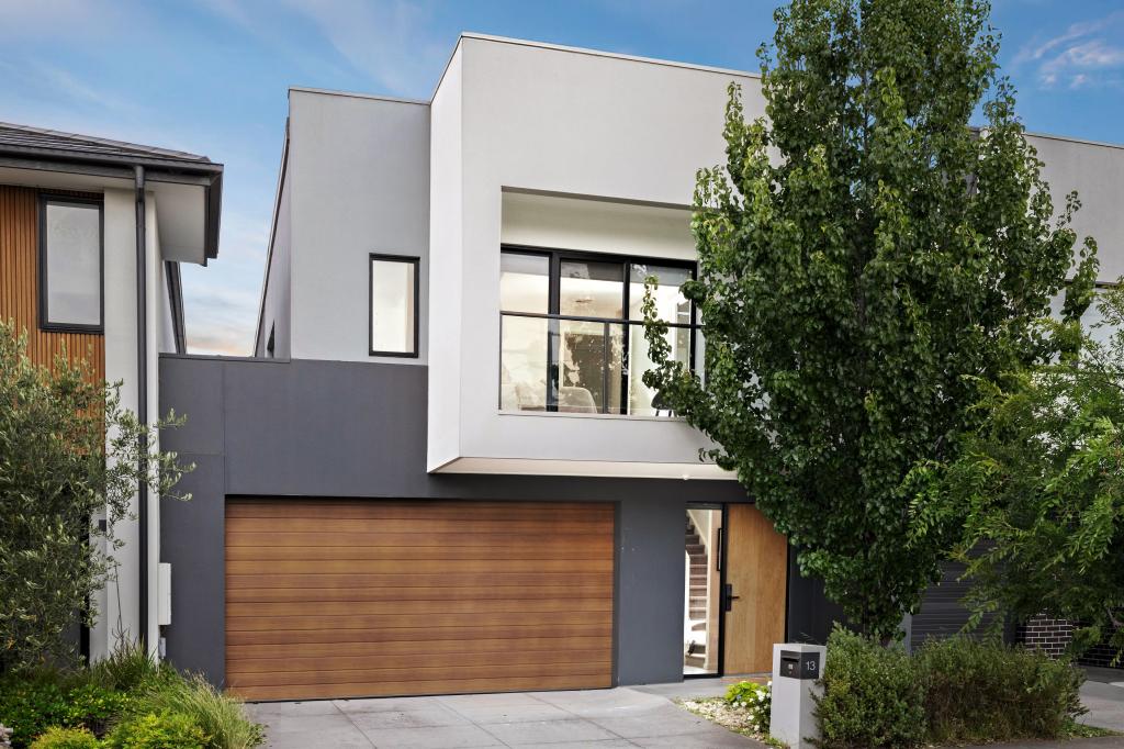 13 NOWLAN ST, MULGRAVE, VIC 3170