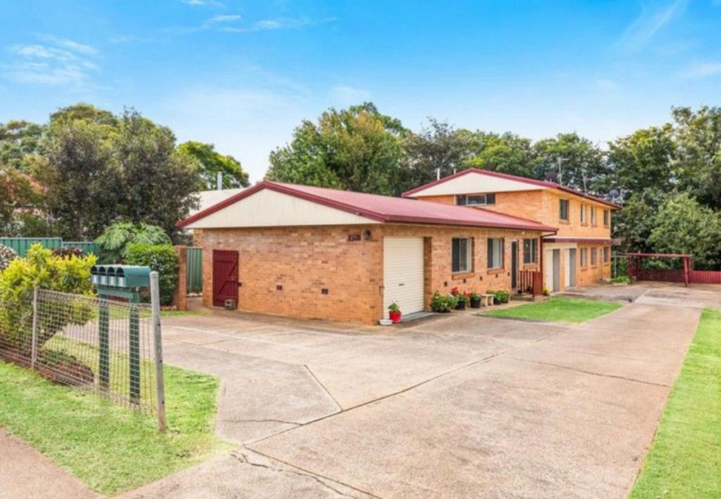 3/277a James St, Newtown, QLD 4350