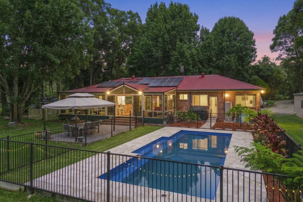 10 Pony Ct, Moonee Beach, NSW 2450