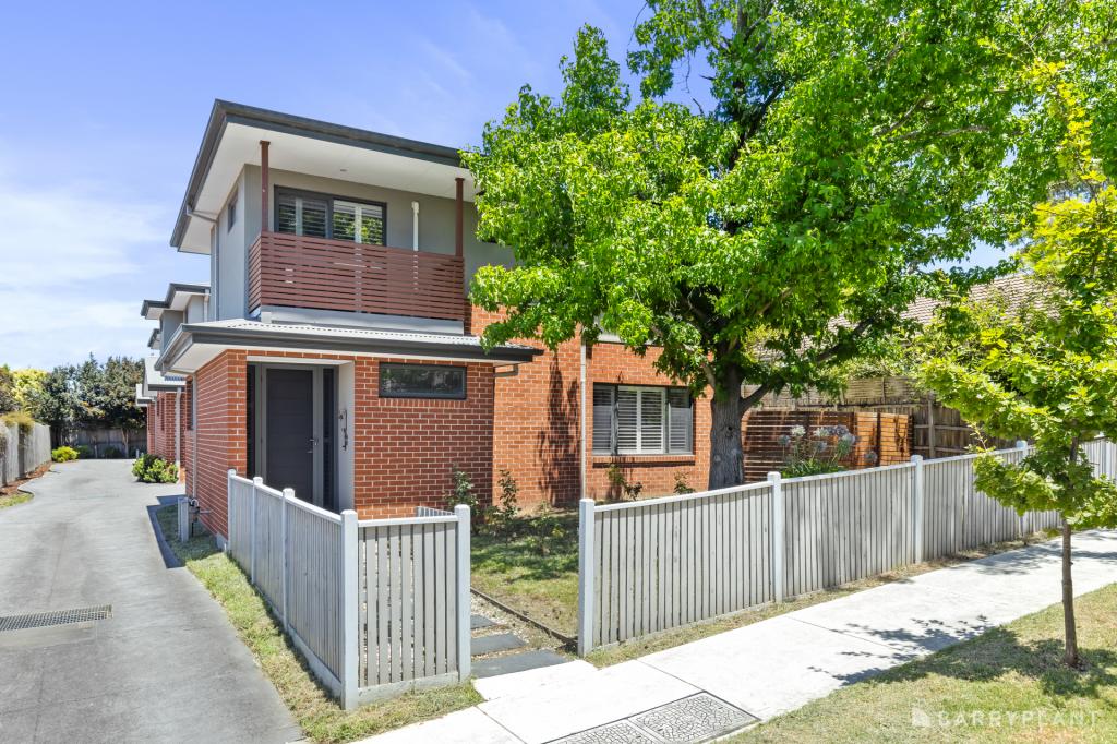 1/2 Lavender St, Ringwood, VIC 3134