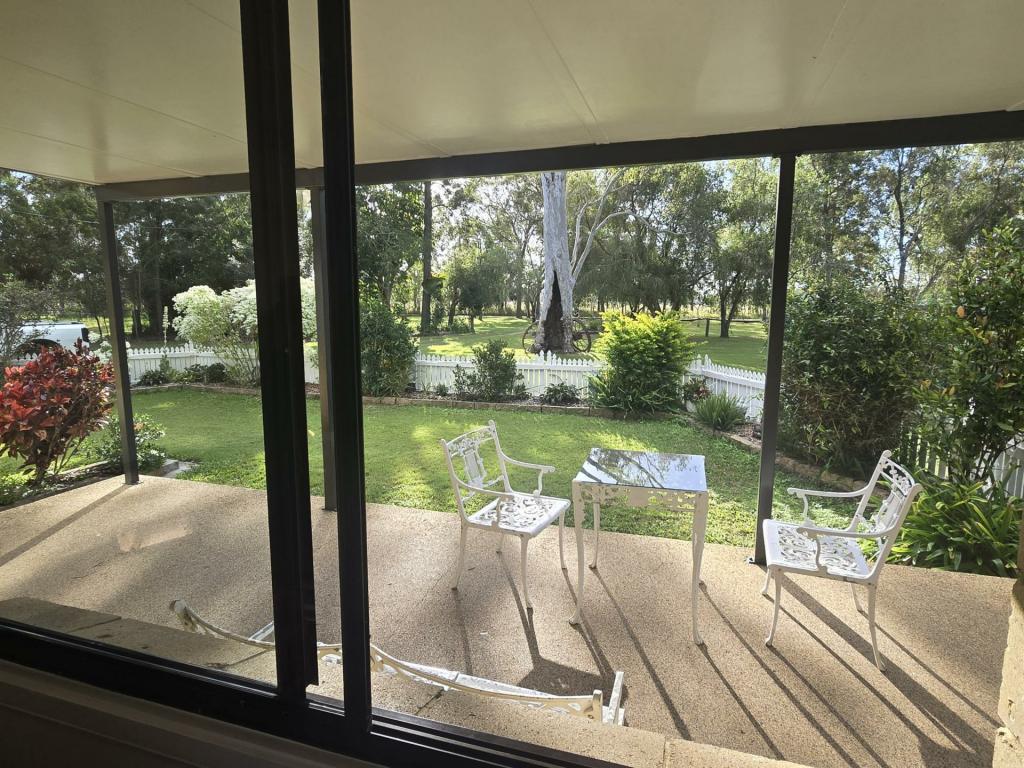 560 Beaver Rock Rd, Walkers Point, QLD 4650