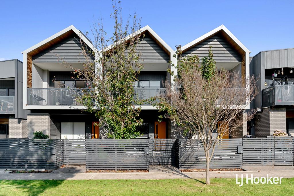 8 Flagship Way, Point Cook, VIC 3030