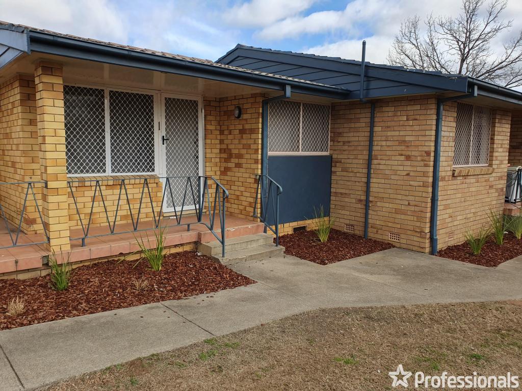 109-111 Warral Rd, West Tamworth, NSW 2340