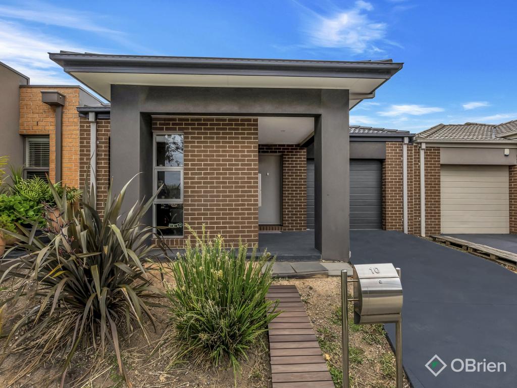 10 Pleven Rise, Clyde North, VIC 3978