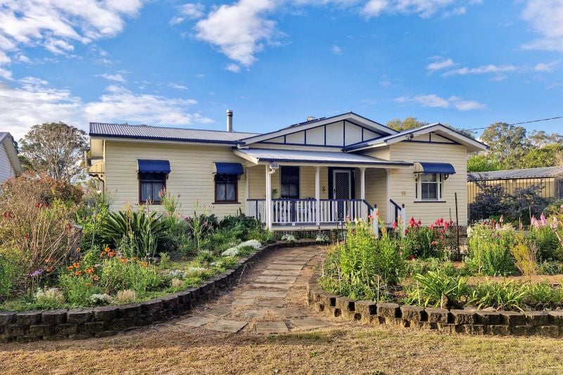 26 South St, Crows Nest, QLD 4355
