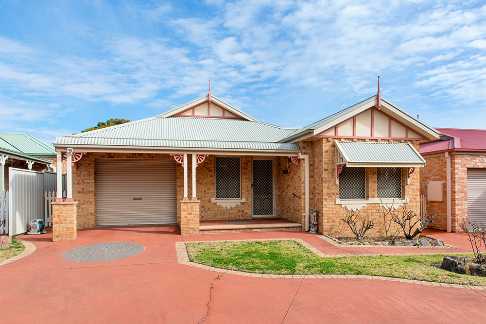 8C CEDAR AVE, MUDGEE, NSW 2850