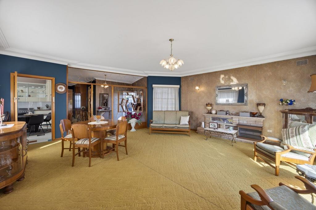 5 Rainbow Cres, Kingsgrove, NSW 2208