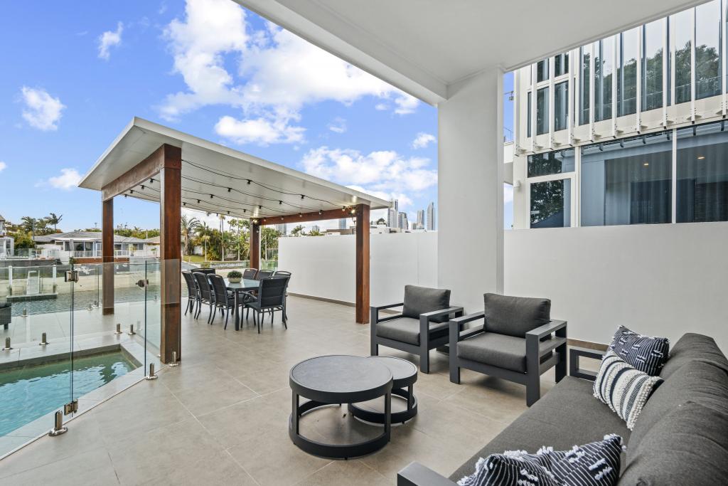 2/5 Vespa Cres, Surfers Paradise, QLD 4217