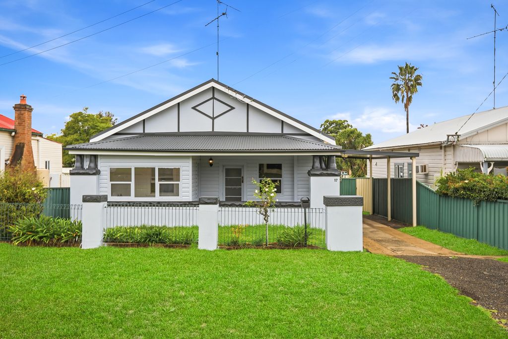 17 Bourke St, Riverstone, NSW 2765