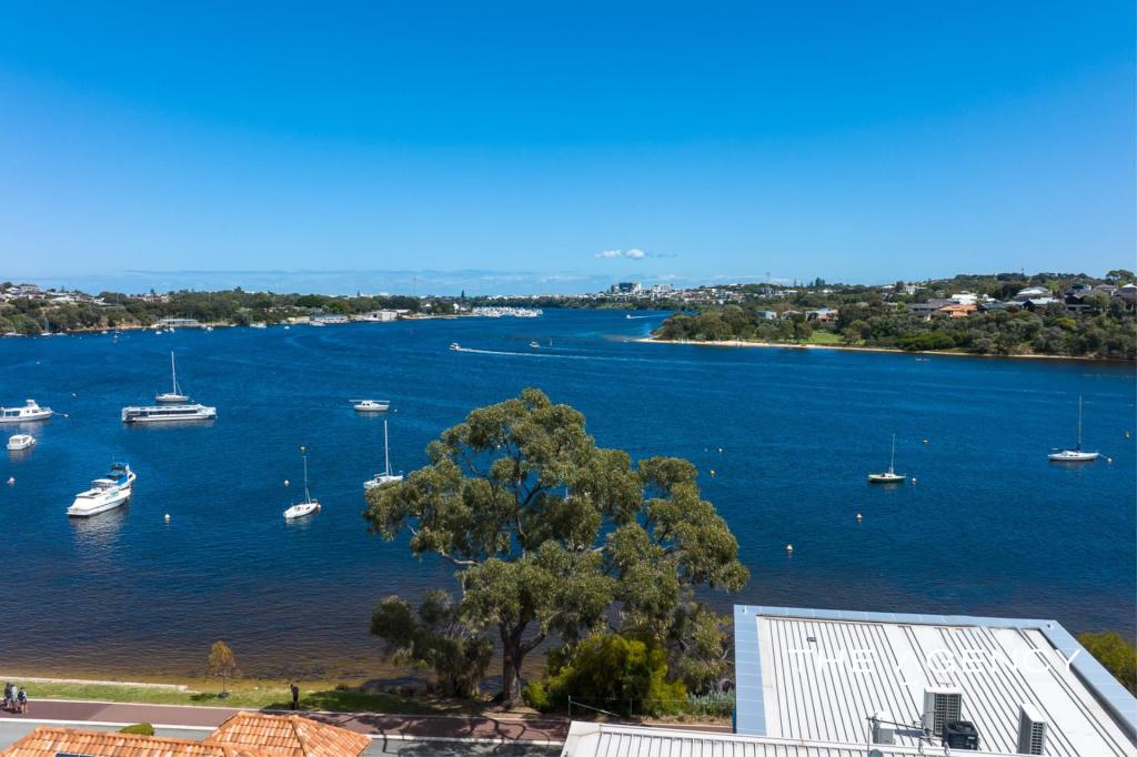 50 BLACKWALL REACH PDE, BICTON, WA 6157