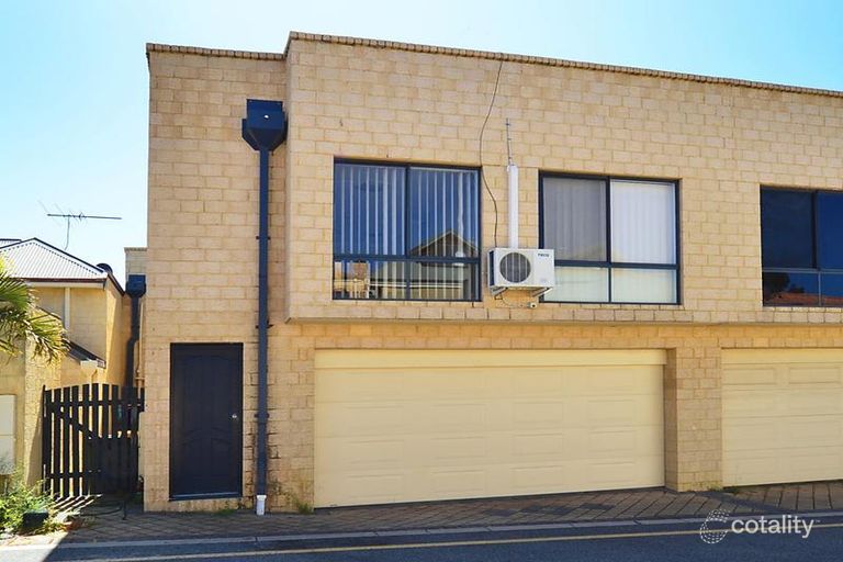 461 LAKESIDE DR, JOONDALUP, WA 6027