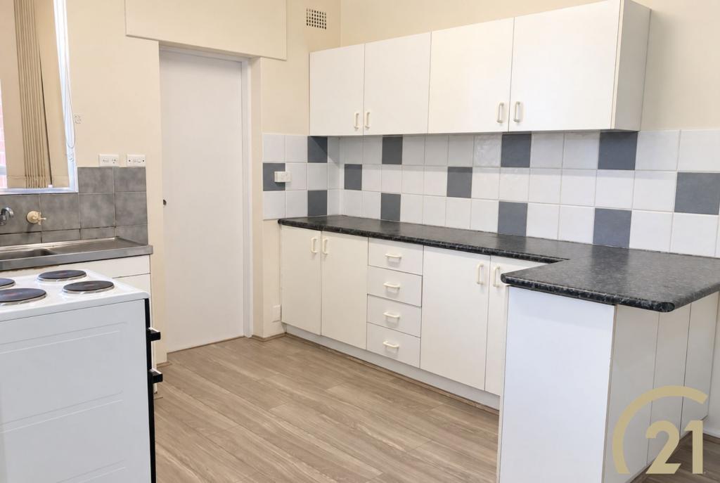 1/136 WATTLE AVE, CARRAMAR, NSW 2163